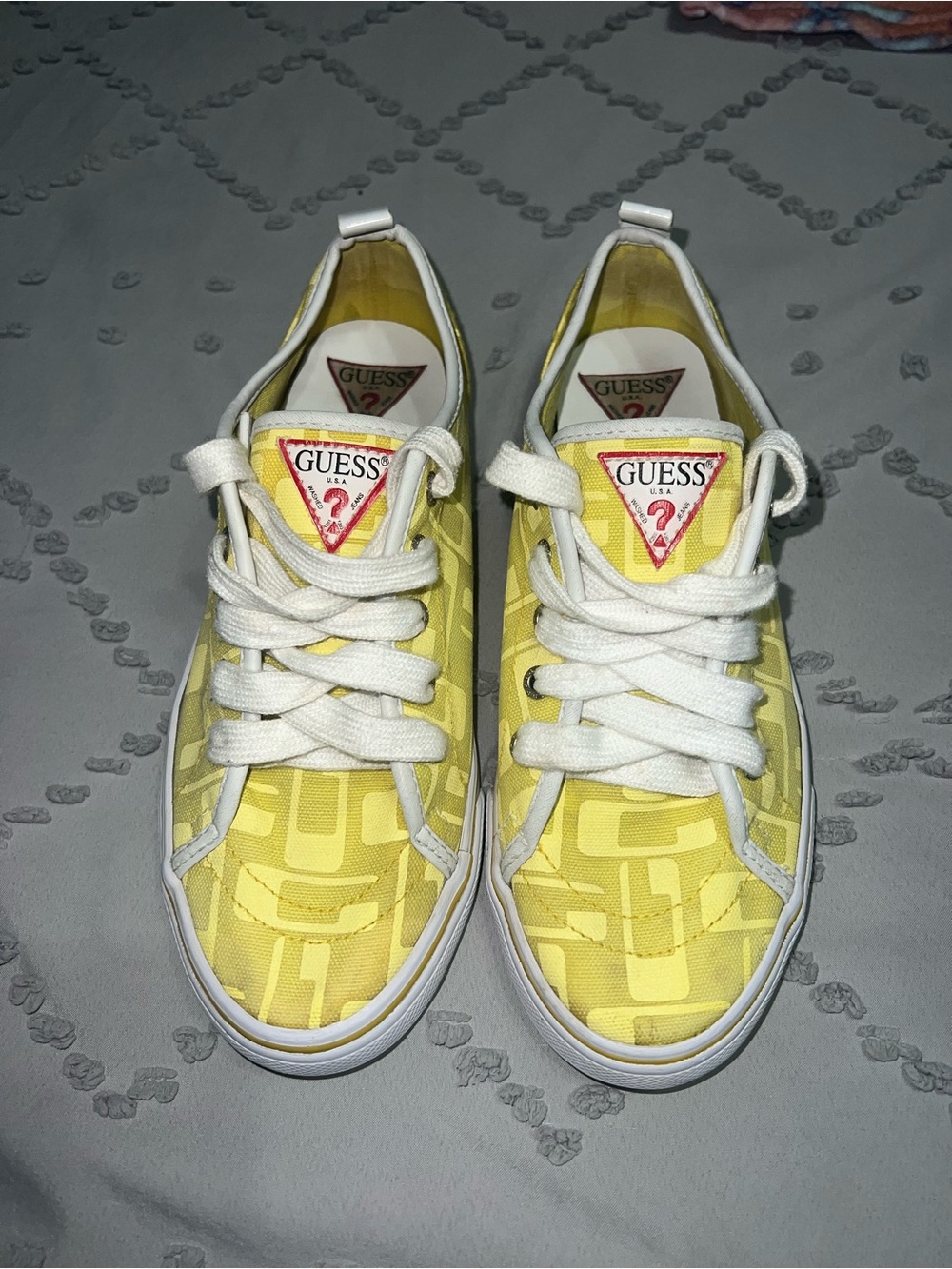 Rare Vintage GUESS Yellow All Over G Logo Court Sneakers Tennis Shoes Size 3.5